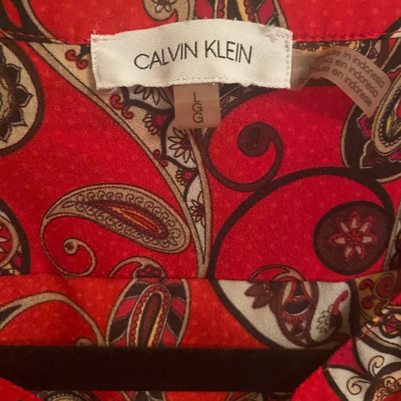 Calvin Klein Red Paisley Women's Top - Picture 2 of 6